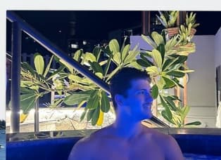Oskar in the recovery spa at dusk
